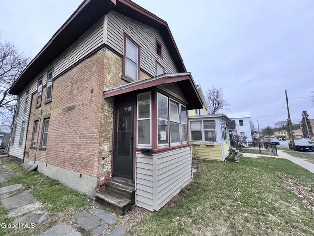 579 6th Avenue, Troy, NY 12182