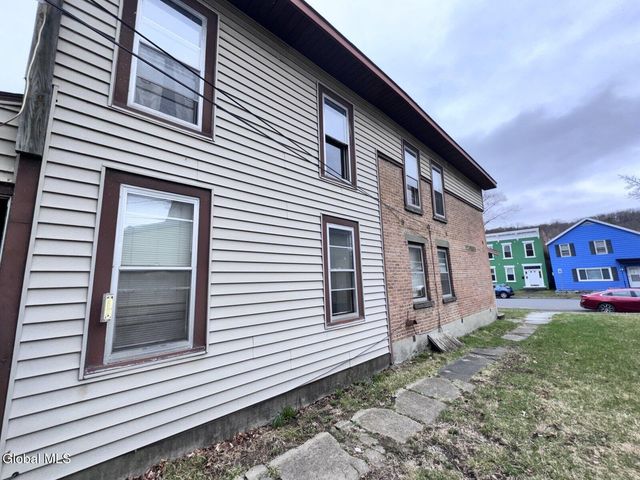 579 6th Avenue, Troy, NY 12182