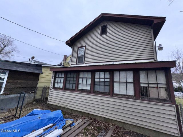 579 6th Avenue, Troy, NY 12182