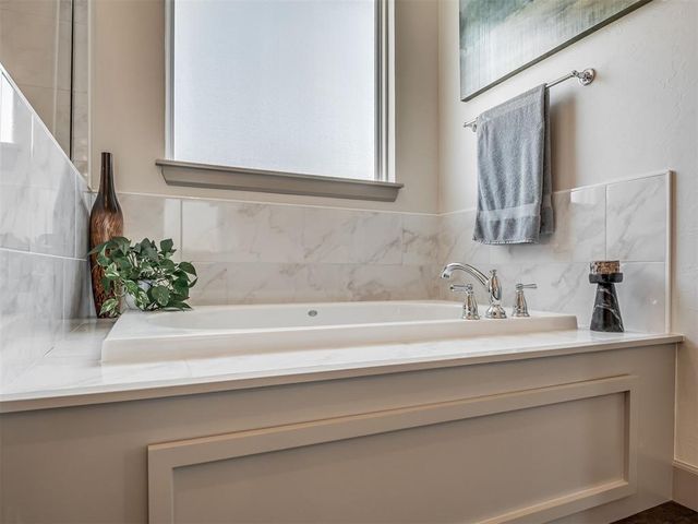 1910 Treviso Court, Edmond, OK 73034