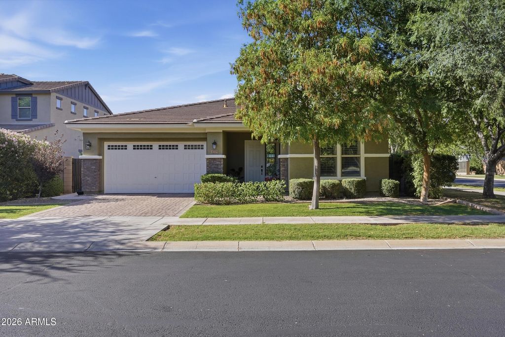 Image 1 of property listing at 4118 E MARLENE Drive, Gilbert, AZ 85296