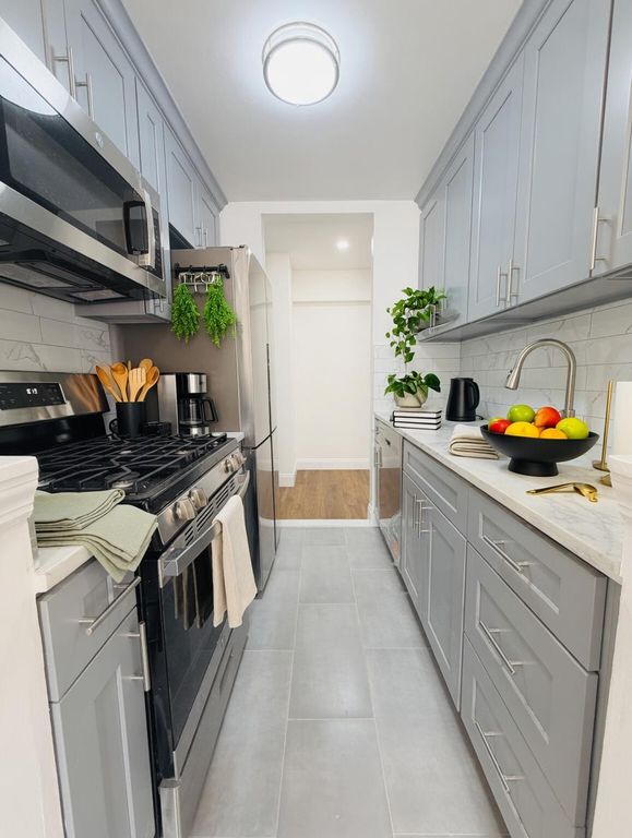 13405 Dahlia Ave Apt 1C, New York City, NY 11355
