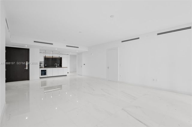 300 Biscayne Blvd Way 1103, Miami, FL 33131