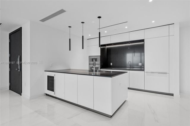 300 Biscayne Blvd Way 1103, Miami, FL 33131