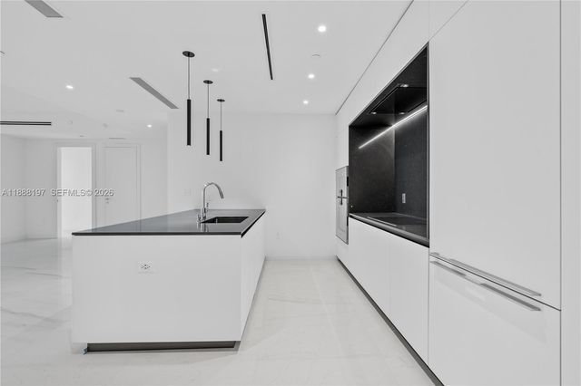 300 Biscayne Blvd Way 1103, Miami, FL 33131