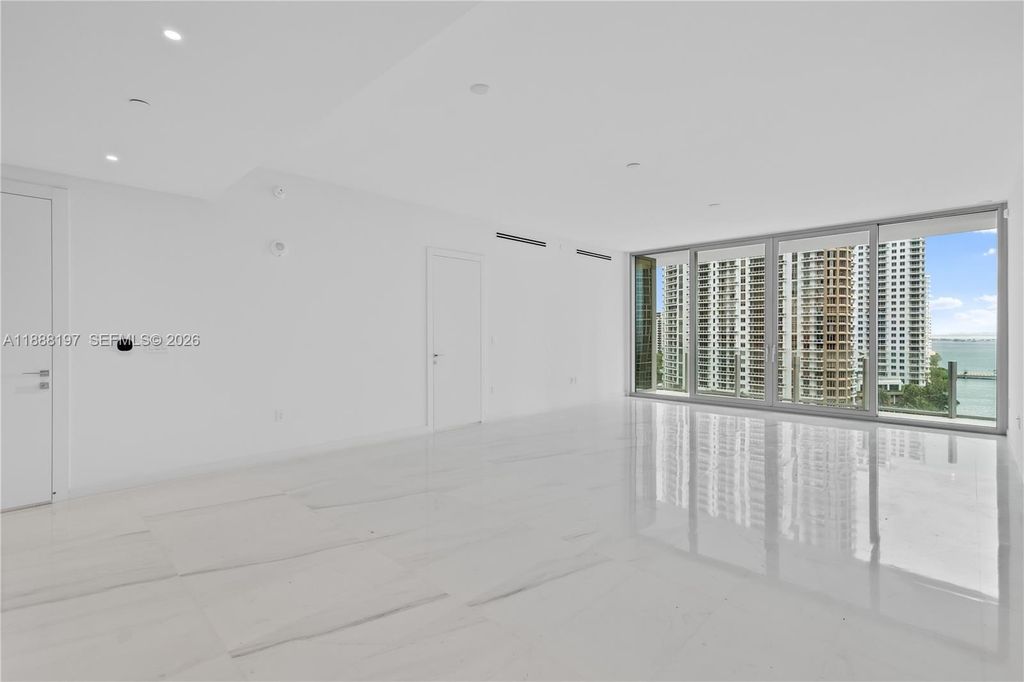 300 Biscayne Blvd Way 1103, Miami, FL 33131