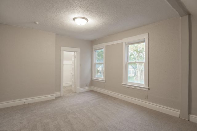 4007 Girard Ave N, Minneapolis, MN 55412