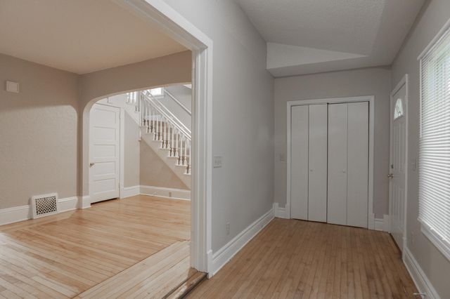 4007 Girard Ave N, Minneapolis, MN 55412