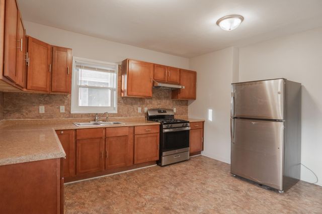 4007 Girard Ave N, Minneapolis, MN 55412