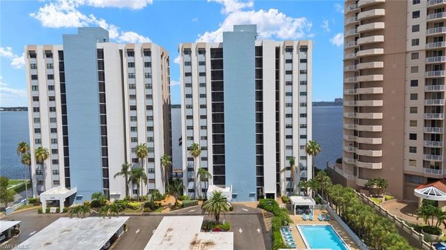 1901 Clifford ST 202, Fort Myers, FL 33901