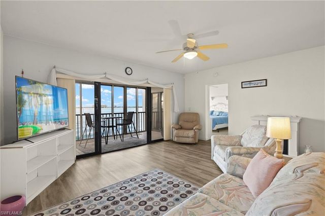 1901 Clifford ST 202, Fort Myers, FL 33901