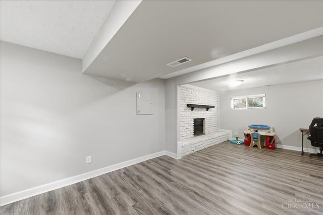 2343 Fairgreen Drive, Green Twp, OH 45238