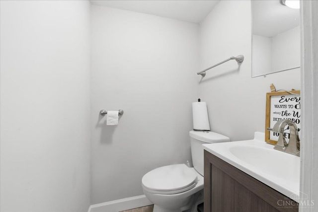 2343 Fairgreen Drive, Green Twp, OH 45238