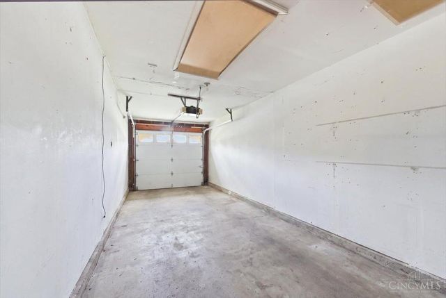 2343 Fairgreen Drive, Green Twp, OH 45238