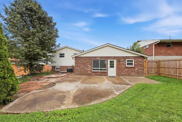 2343 Fairgreen Drive, Green Twp, OH 45238