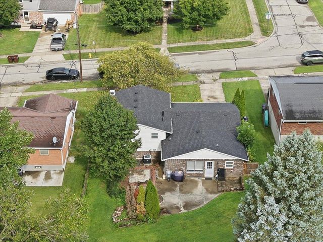 2343 Fairgreen Drive, Green Twp, OH 45238