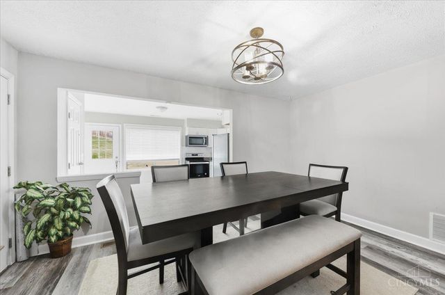 2343 Fairgreen Drive, Green Twp, OH 45238