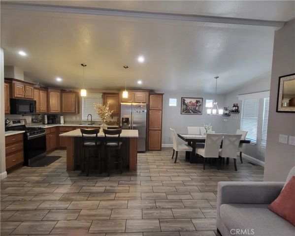20652 Lassen 99, Chatsworth, CA 91311