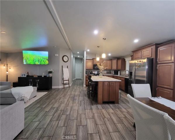 20652 Lassen 99, Chatsworth, CA 91311