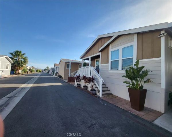20652 Lassen 99, Chatsworth, CA 91311