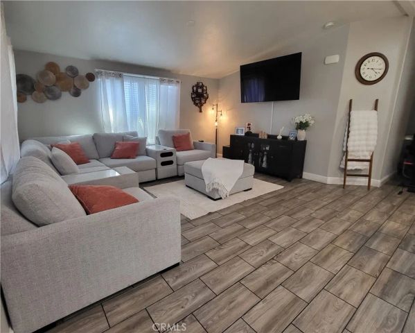 20652 Lassen 99, Chatsworth, CA 91311