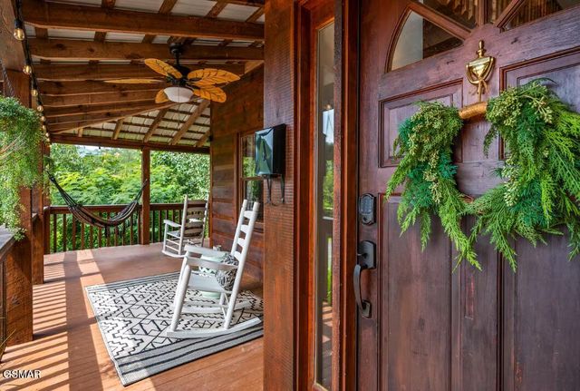 2489 Upper Middle Creek Road, Sevierville, TN 37876