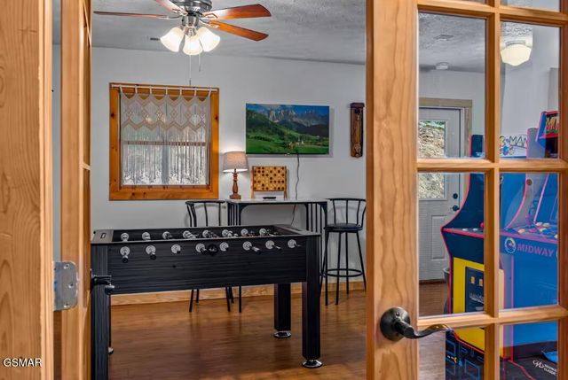 2489 Upper Middle Creek Road, Sevierville, TN 37876