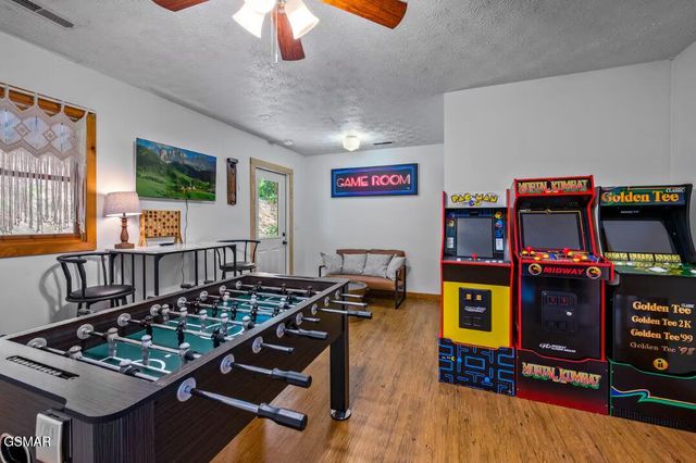 2489 Upper Middle Creek Road, Sevierville, TN 37876