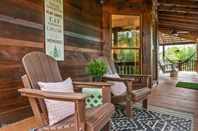 2489 Upper Middle Creek Road, Sevierville, TN 37876