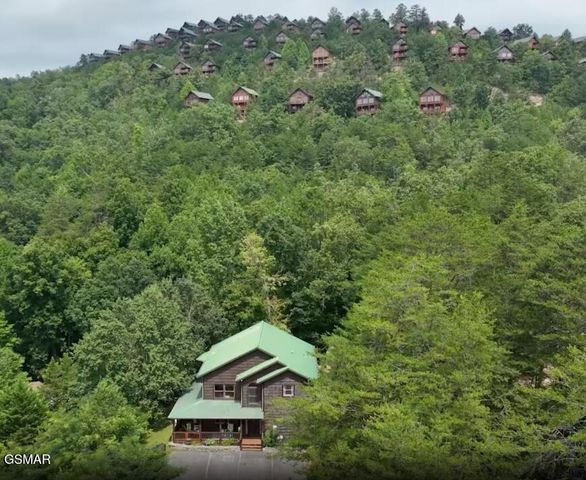 2489 Upper Middle Creek Road, Sevierville, TN 37876