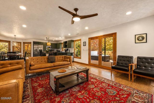 2489 Upper Middle Creek Road, Sevierville, TN 37876