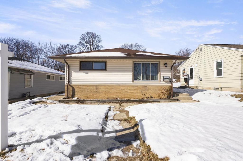 5837 N 71st STREET, Milwaukee, WI 53218