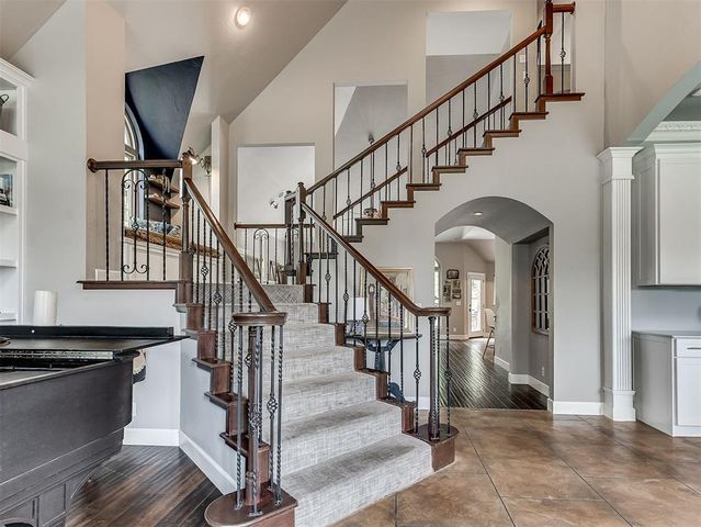 10049 Hidden Hollow Lane, Oklahoma City, OK 73151