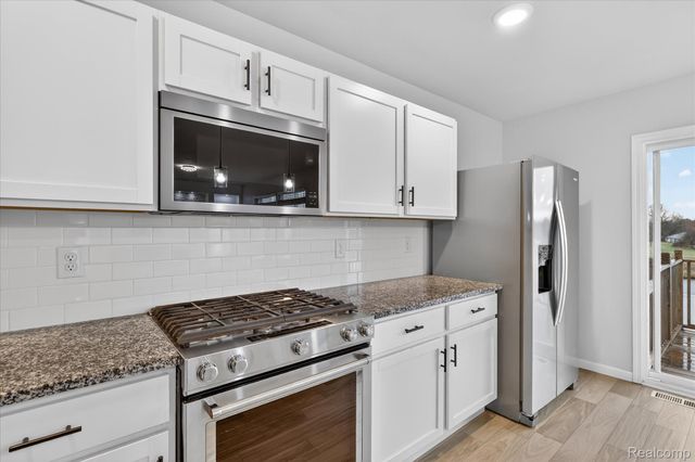 13780 Oasis Avenue, Holland Charter Township, MI 49424