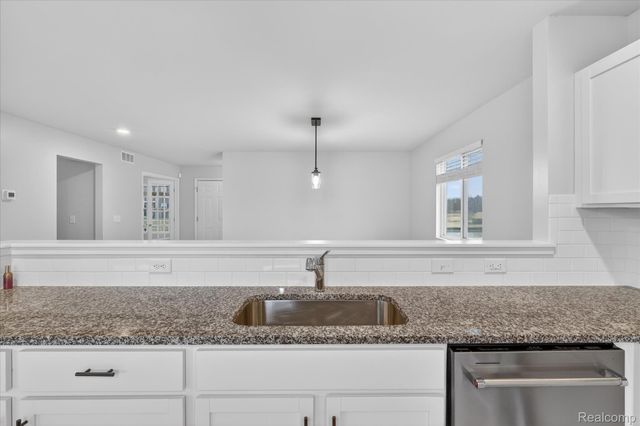 13780 Oasis Avenue, Holland Charter Township, MI 49424