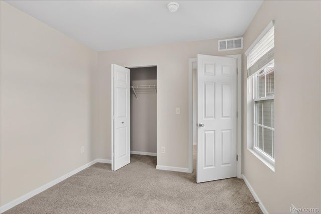 13780 Oasis Avenue, Holland Charter Township, MI 49424