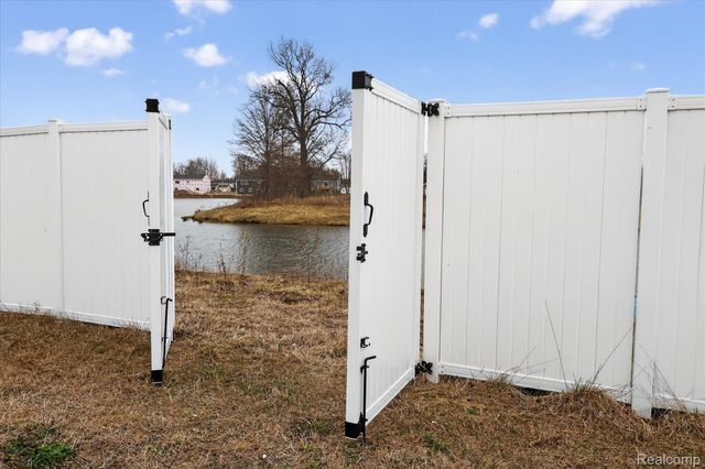 13780 Oasis Avenue, Holland Charter Township, MI 49424