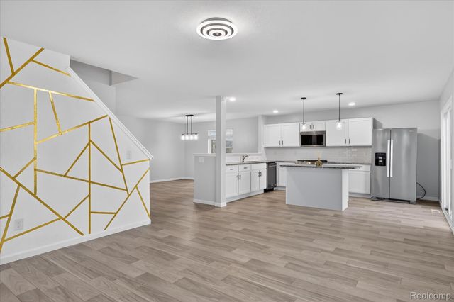 13780 Oasis Avenue, Holland Charter Township, MI 49424