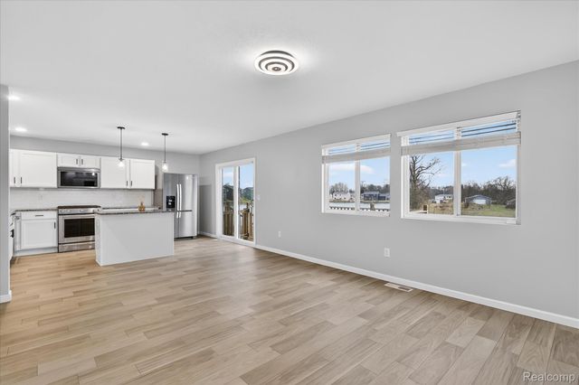 13780 Oasis Avenue, Holland Charter Township, MI 49424