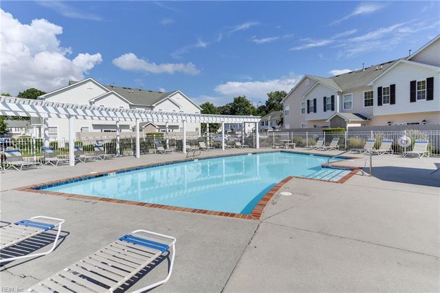 4472 Duffy DR, Virginia Beach, VA 23462