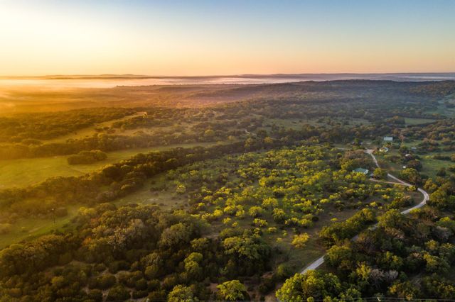892 Baird Ranch RD, Johnson City, TX 78636