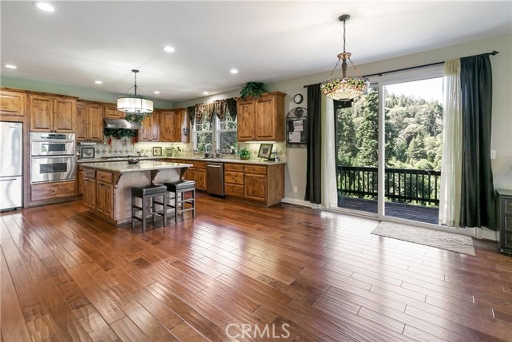 28449 Fresh Spring Lane, Lake Arrowhead, CA 92352
