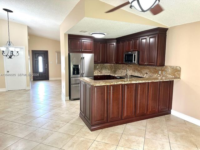2514 SW 138th Ave -, Miami, FL 33175