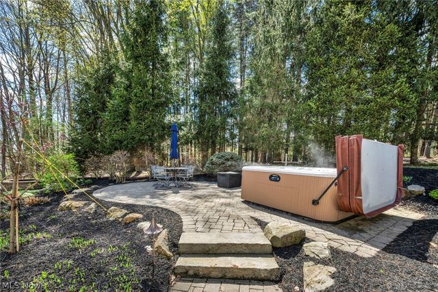 11280 Beechnut Lane, Chardon, OH 44024