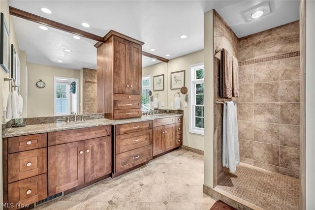 11280 Beechnut Lane, Chardon, OH 44024
