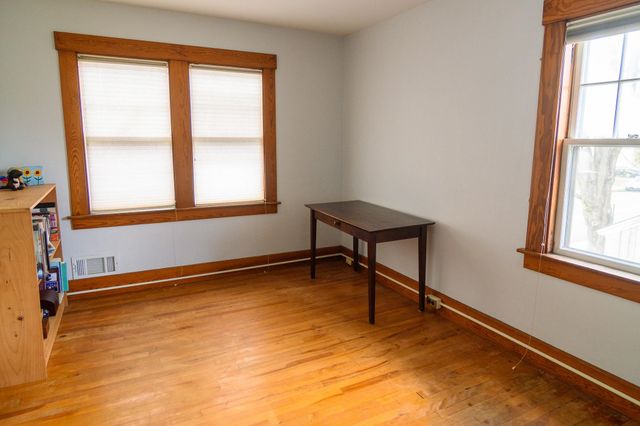 117 Oak Grove Avenue, Brattleboro, VT 05301