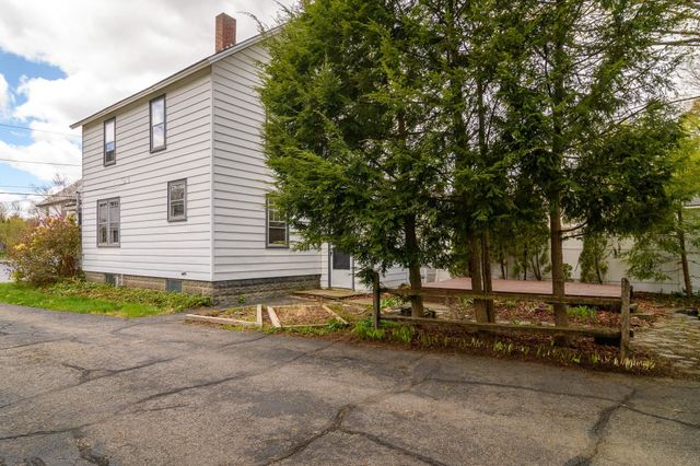 117 Oak Grove Avenue, Brattleboro, VT 05301