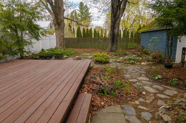 117 Oak Grove Avenue, Brattleboro, VT 05301