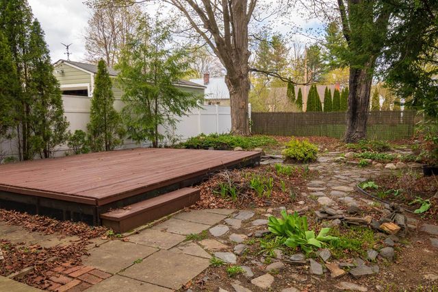 117 Oak Grove Avenue, Brattleboro, VT 05301