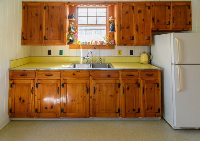 117 Oak Grove Avenue, Brattleboro, VT 05301